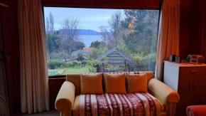 PUCON-VILLARRICA Cabaña amplia con piscina, y bajada al lago, Todo privado
